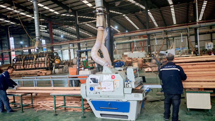 തടി വാതിൽ & ജനൽ പ്രൊഫൈലുകളുടെ പ്രോസസ്സിംഗ് ഫ്ലോ-1 (2)